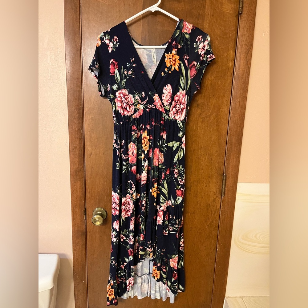 Faux Wrap Hi-Lo Maternity/Breastfeeding Floral Dress Size Medium